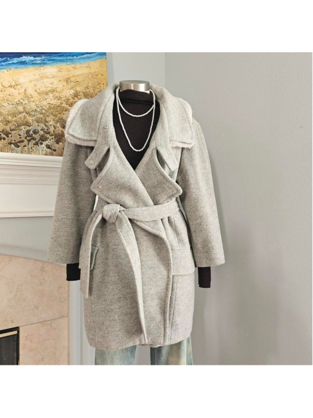 wool-blend coat with a detachable faux-fur collar